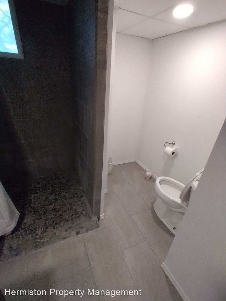 645 W Hartley Ave - Photo 3 of 8