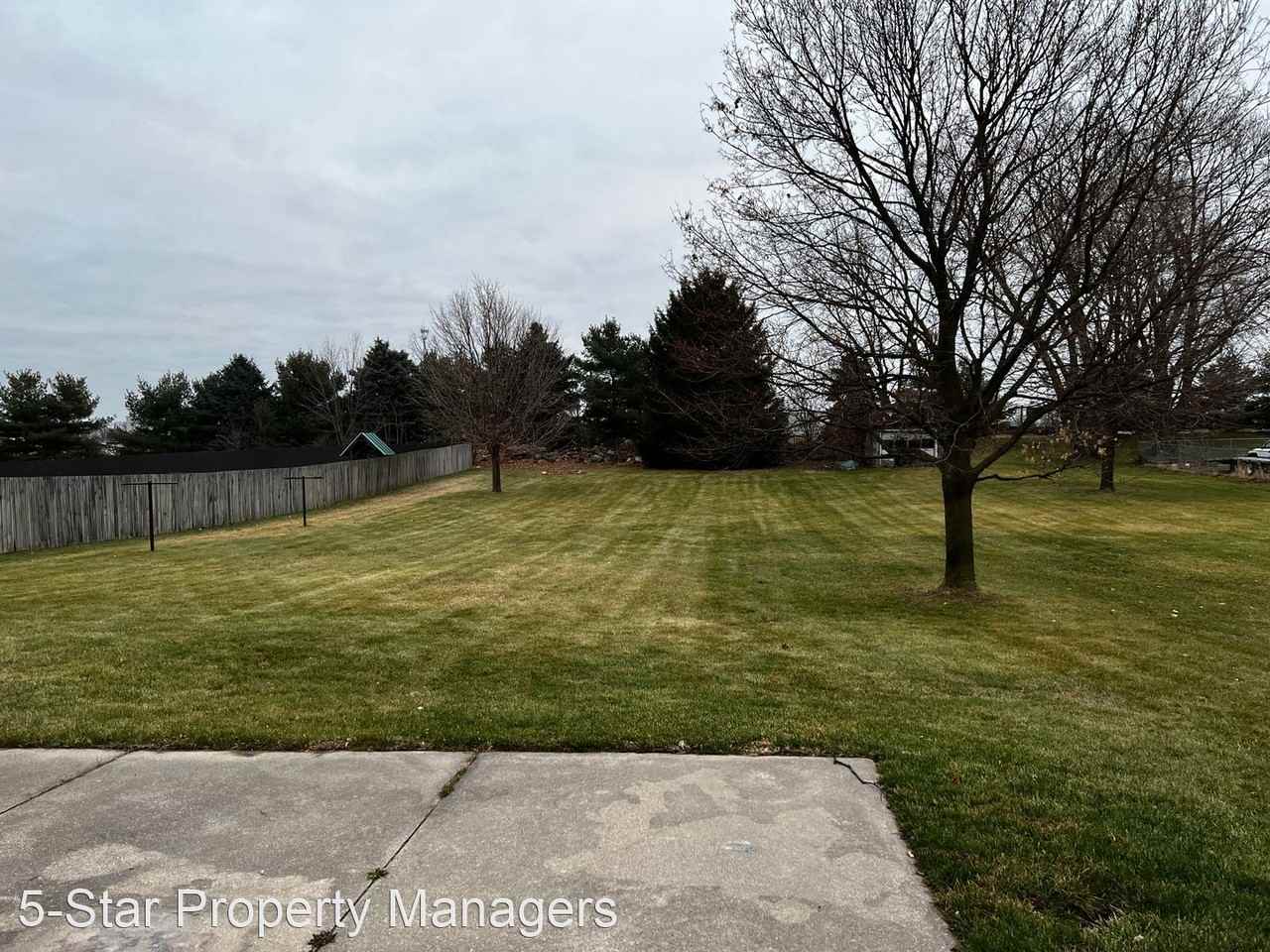 922 S Main St - Photo 2 of 12