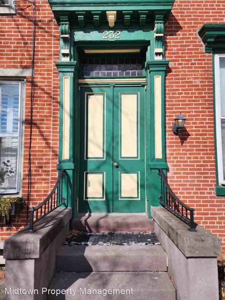 232 Forster St - Photo 2 of 10