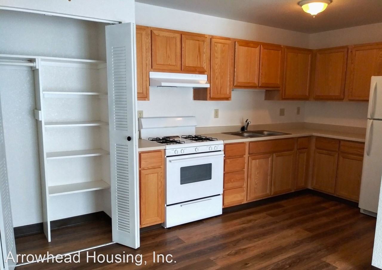 1565 Fair Oaks Drive - Photo 2 of 11