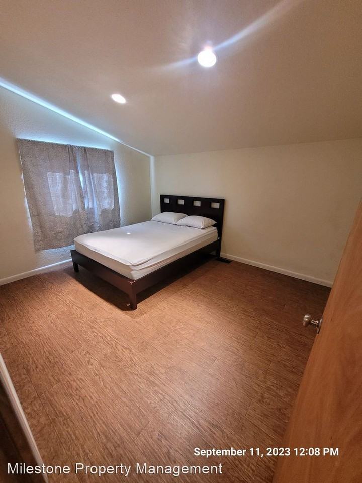 215 S Merriam Ave #2 - Photo 3 of 8