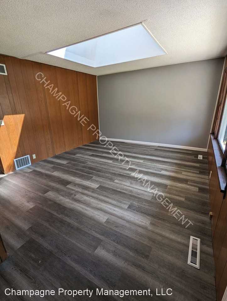 10808 E 20th St S - Photo 2 of 12