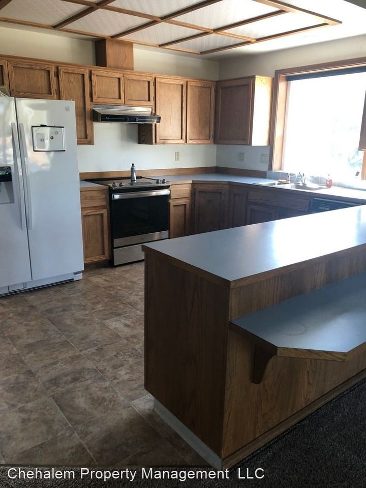 109 Commerce St - Photo 2 of 17