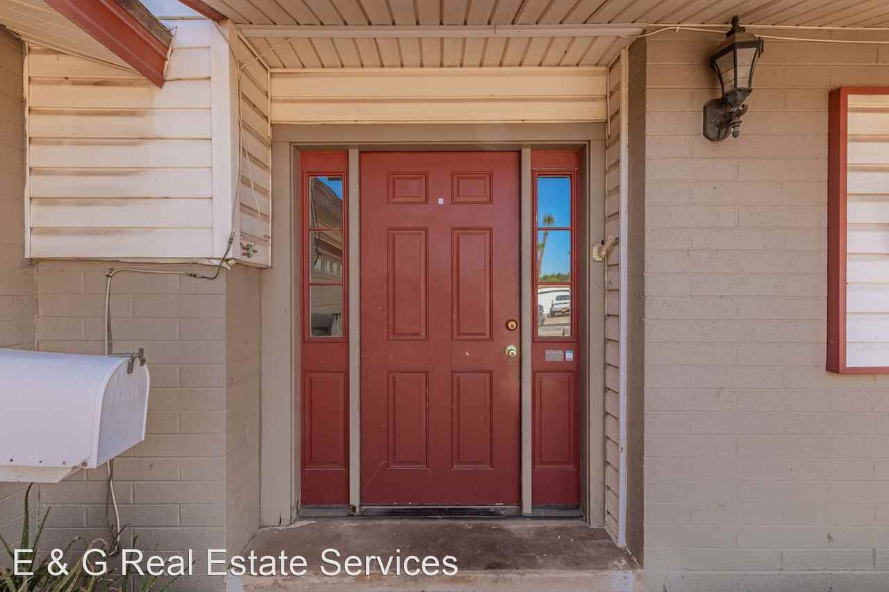 433 E Wesleyan Dr - Photo 2 of 35