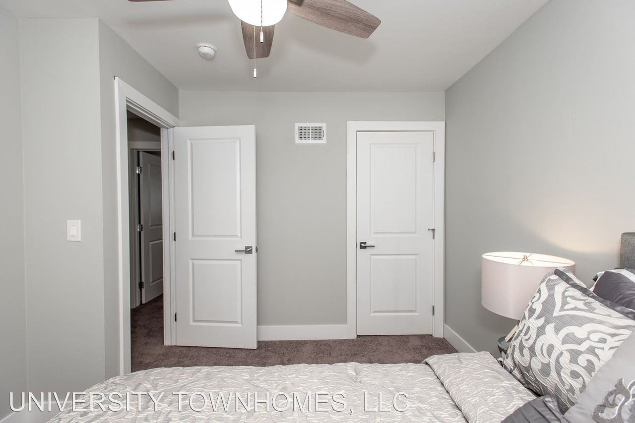 256 Irwin Pl - Photo 2 of 7