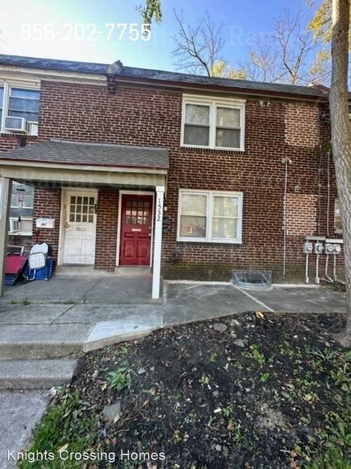 1532 Bradley Ave - Photo 2 of 10