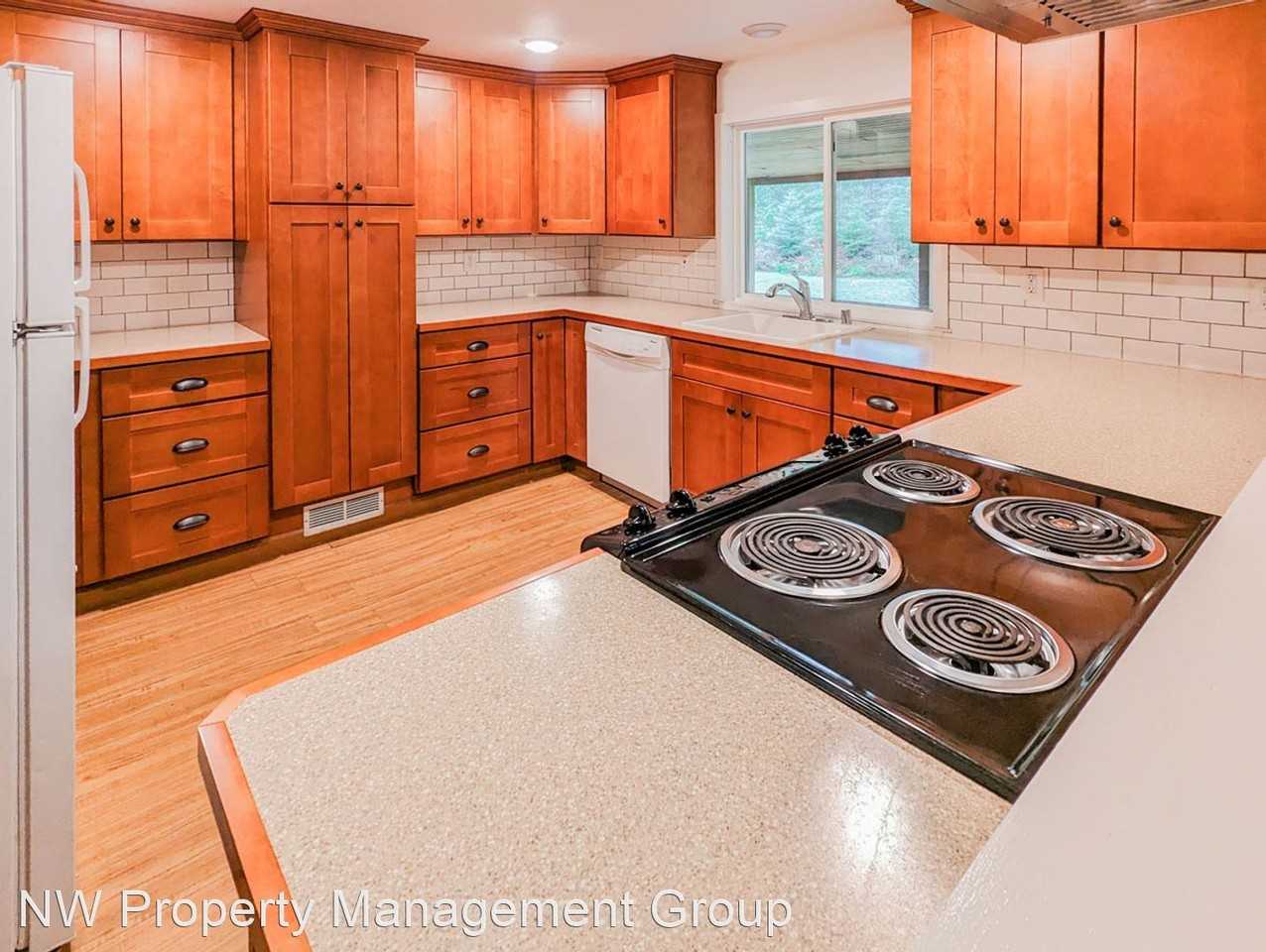 9621 172nd Ave Ne - Photo 2 of 13