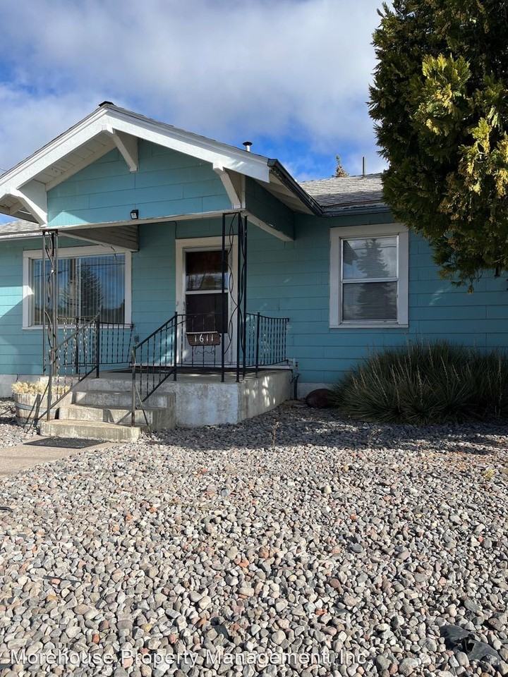1611 Cross St, Klamath Falls, OR 97601 2 Bedroom House for 1,200/month