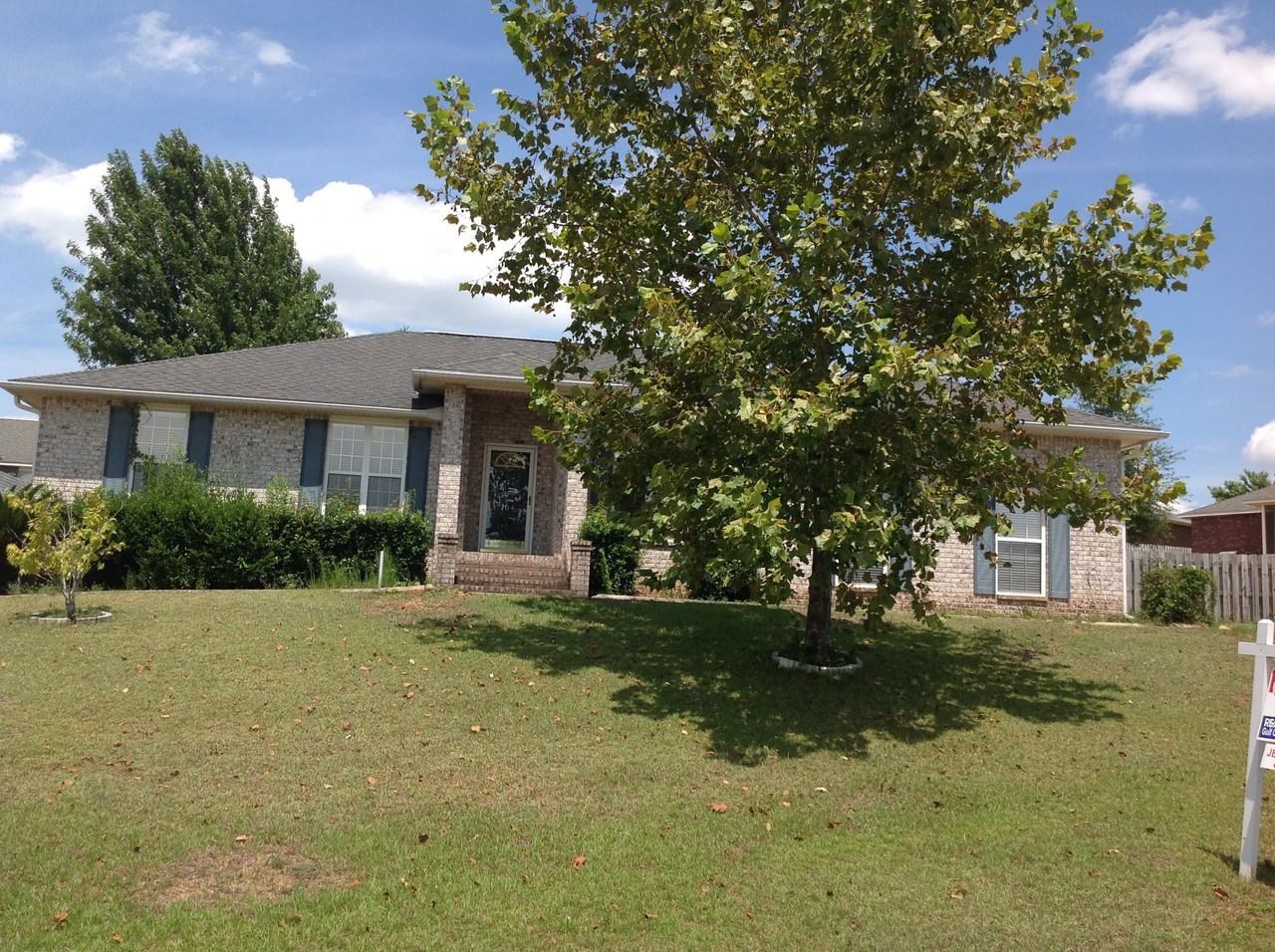 704 Denise Dr - Photo 2 of 25