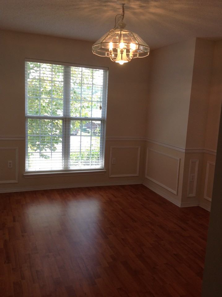 704 Denise Dr - Photo 3 of 25