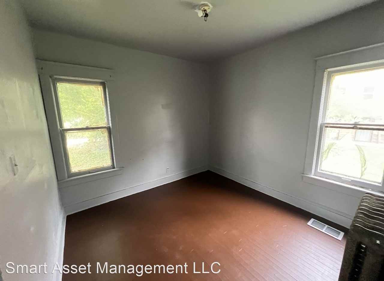 3127-3129 N. 28th St. - Photo 3 of 6