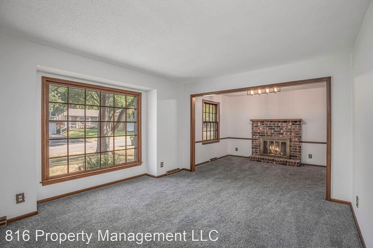 12727 W 100th St - Photo 3 of 17