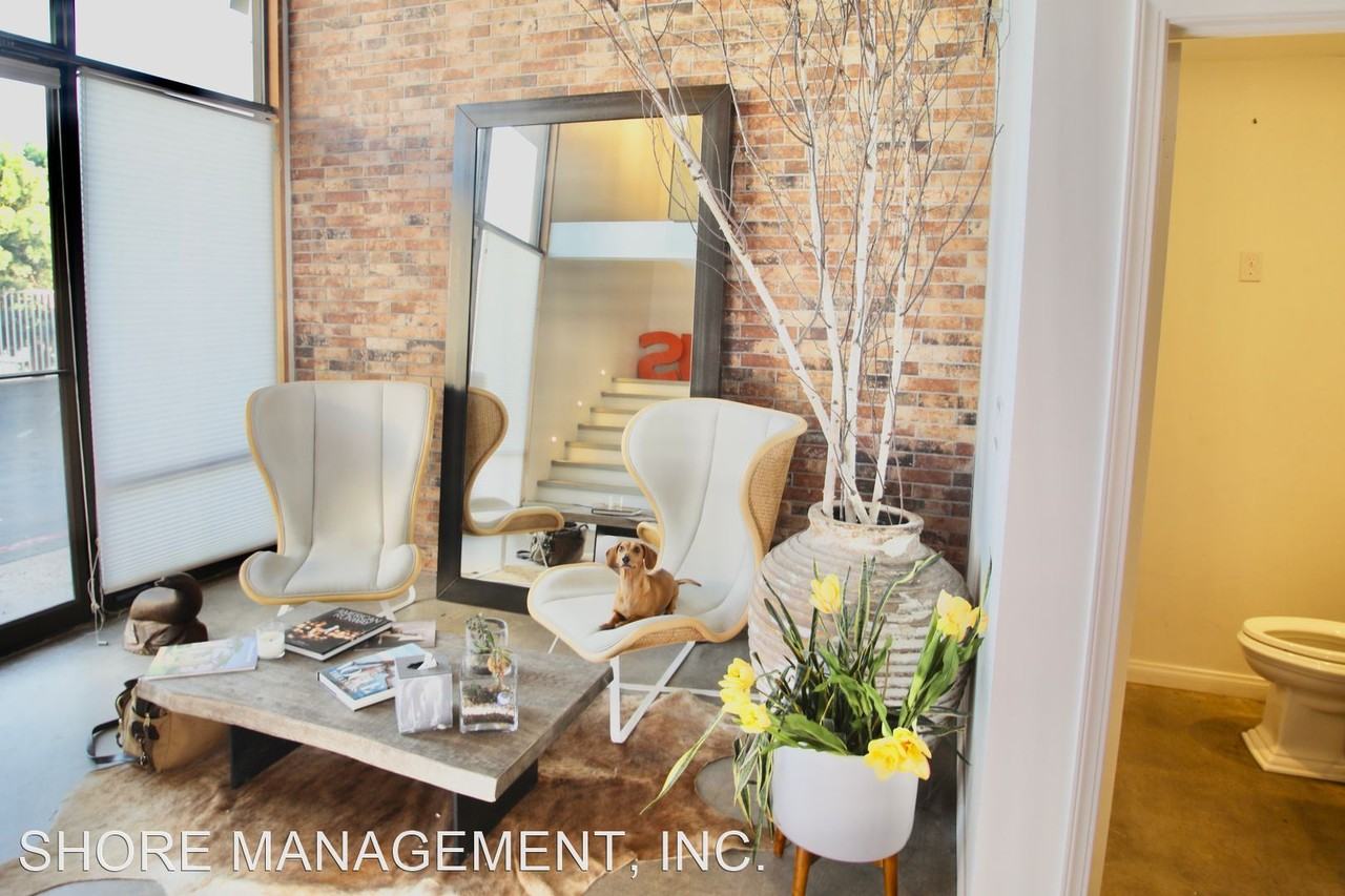 SPACE/INDUSTRIAL CONDO IN KEARNEY MESA. FULLY FURNISHED! Apartments