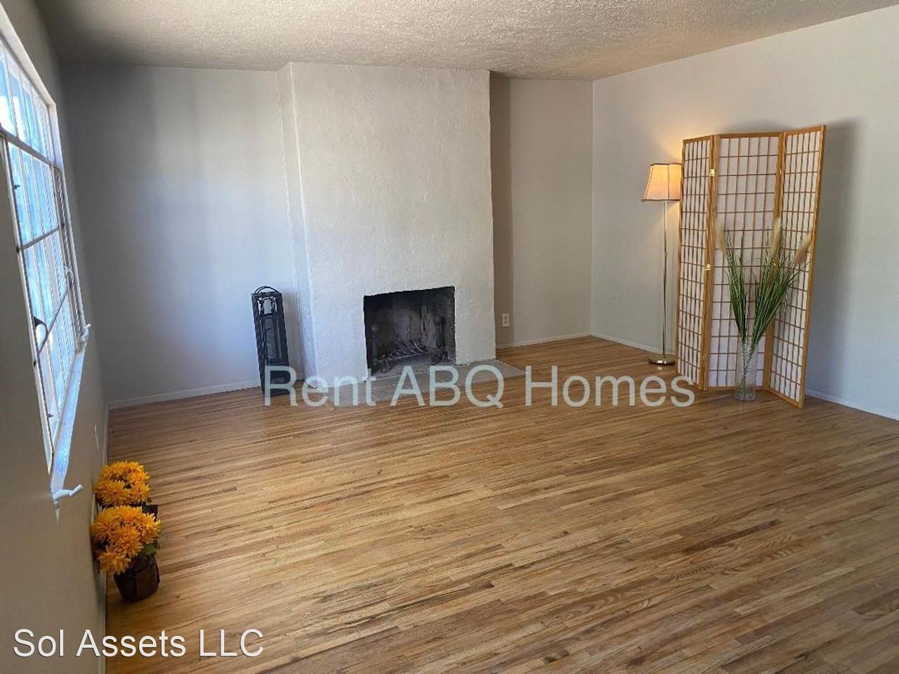 1111 Clancy Dr Ne - Photo 3 of 8