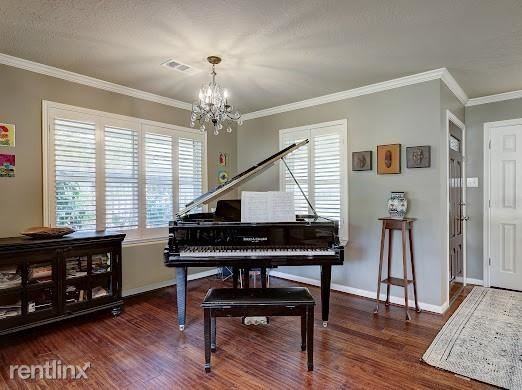 8925 Croes Dr - Photo 2 of 10