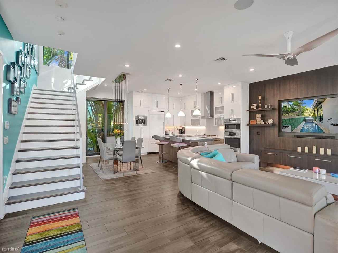 12 Se 13th Ave - Photo 2 of 25