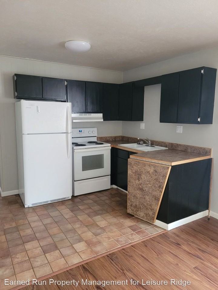 1386 Leisure Lane - Photo 3 of 36