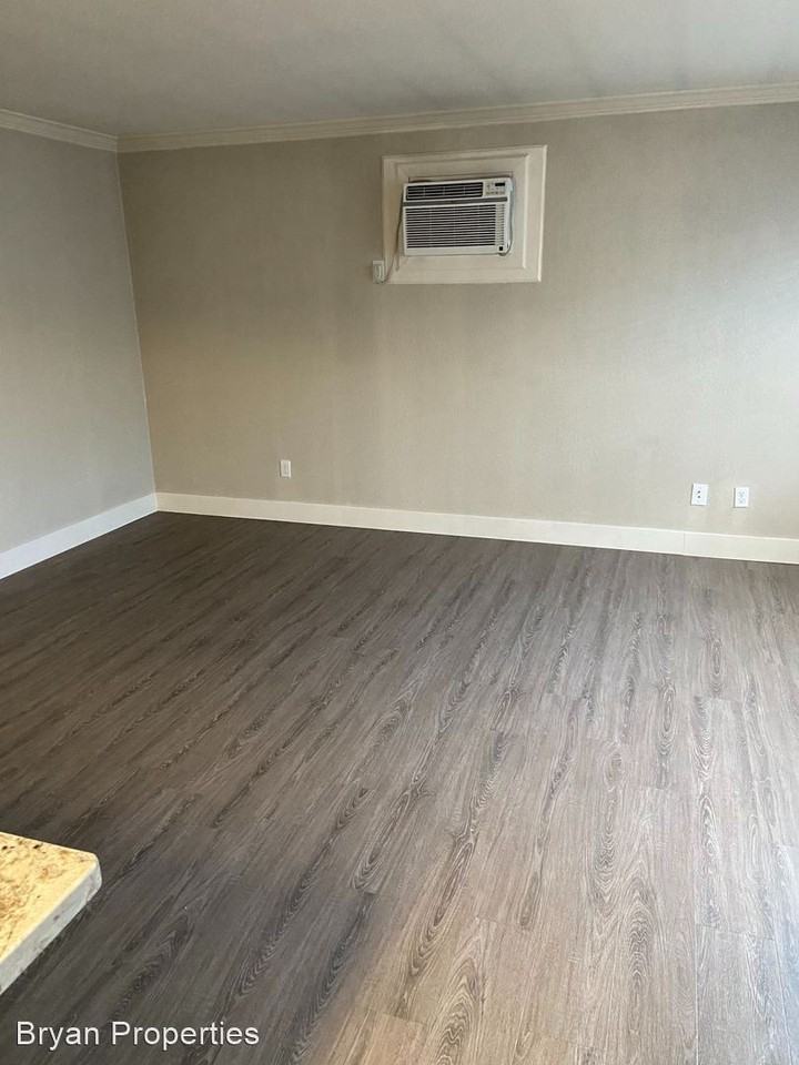 705-707-709 Mormon st - Photo 3 of 8