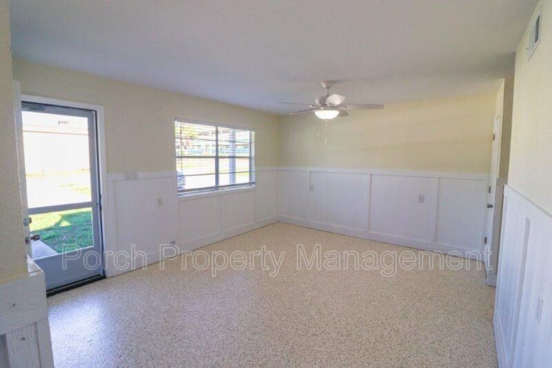 161 E Strong St #D - Photo 4 of 8