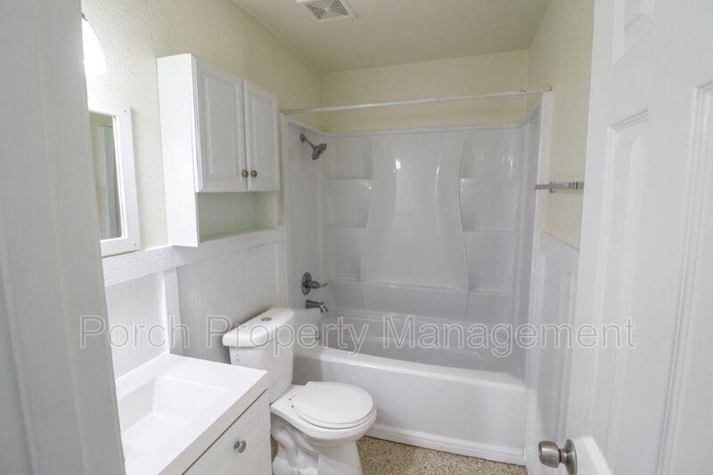 161 E Strong St #D - Photo 6 of 8