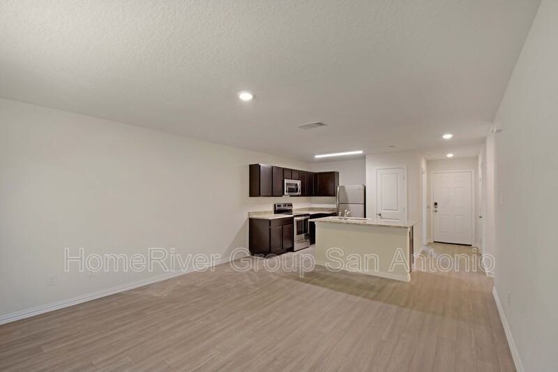 302 Dorie St - Photo 2 of 21