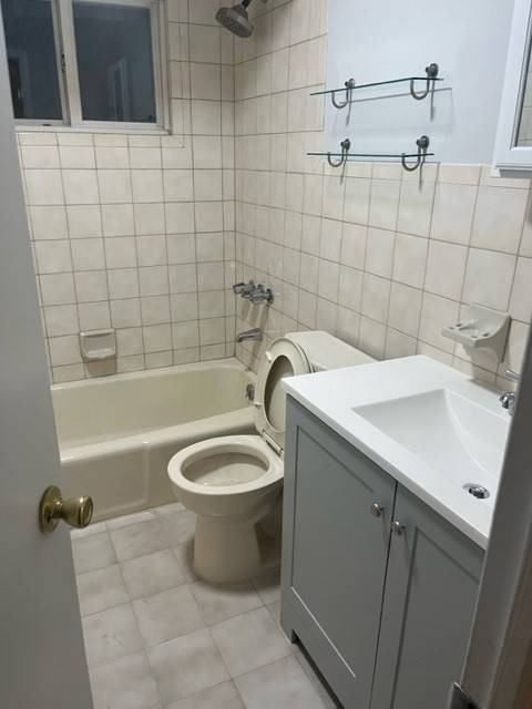 97 Goodall St - Photo 4 of 5