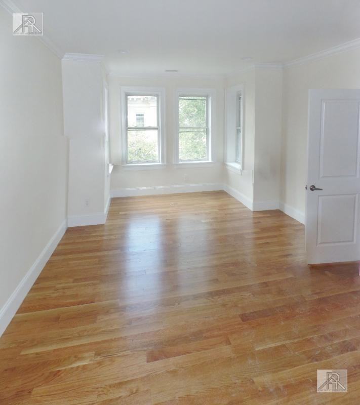 72 Browne St #4 - Photo 4 of 12