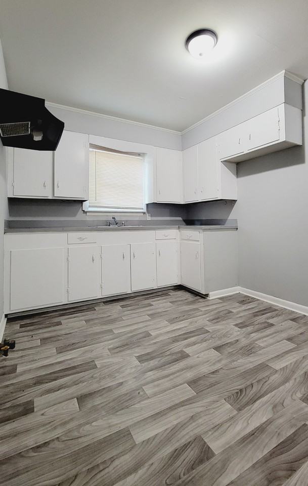 516 E Peachtree St - Photo 3 of 9