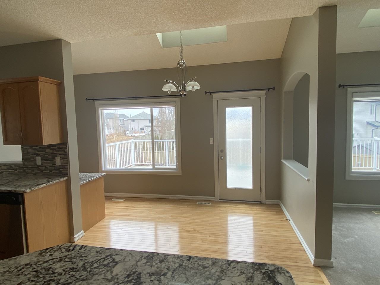 3216 31 Ave Nw - Photo 6 of 25