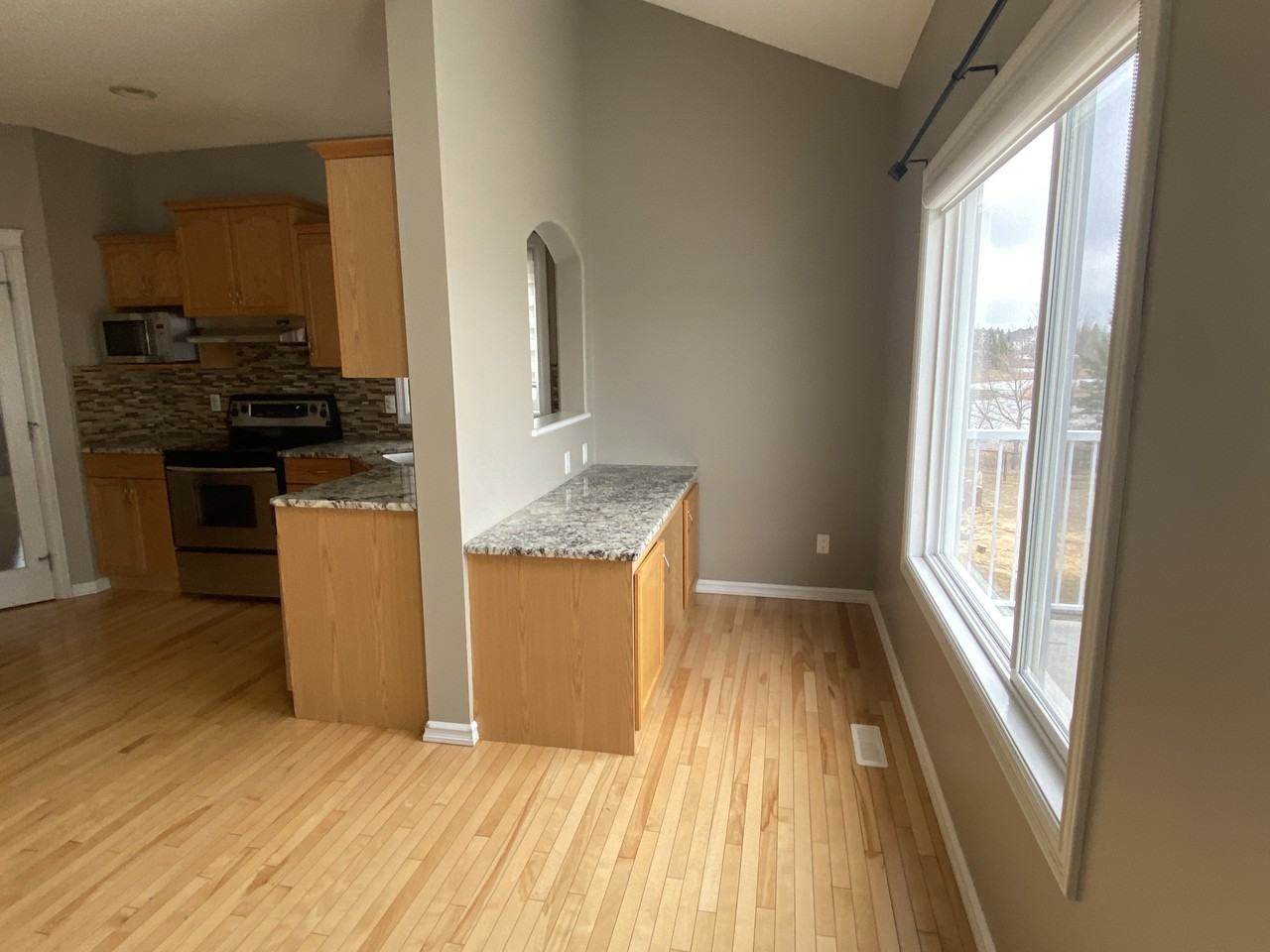 3216 31 Ave Nw - Photo 7 of 25