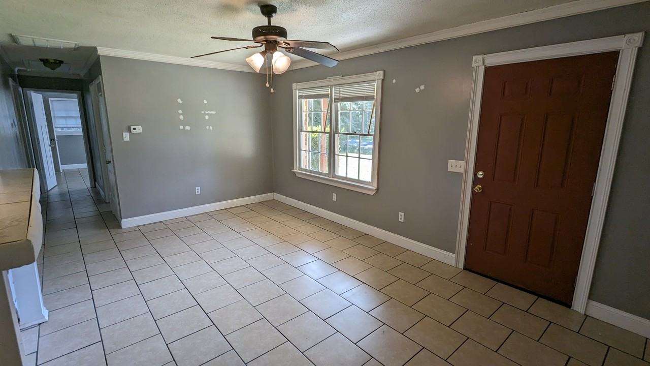 214 Honey Lane Cir - Photo 2 of 9