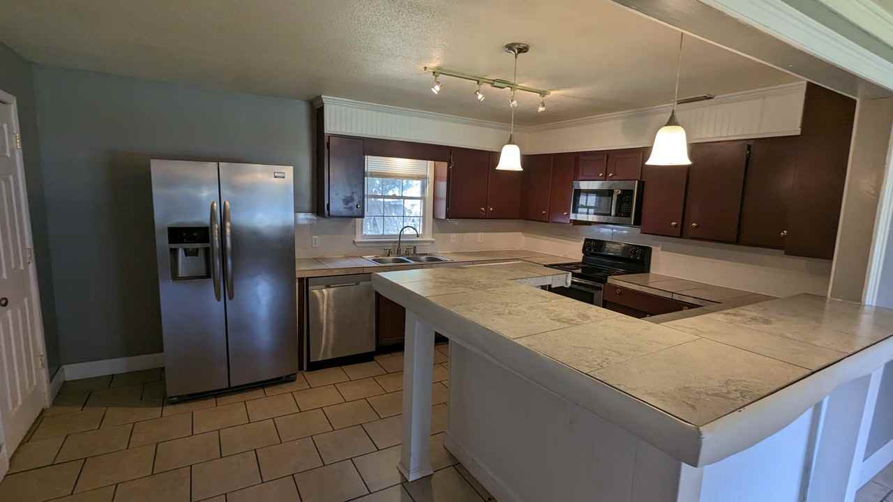 214 Honey Lane Cir - Photo 3 of 9