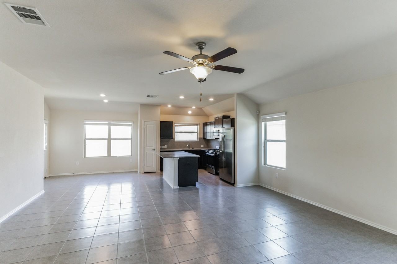 3900 Alpine Autumn Dr - Photo 3 of 30