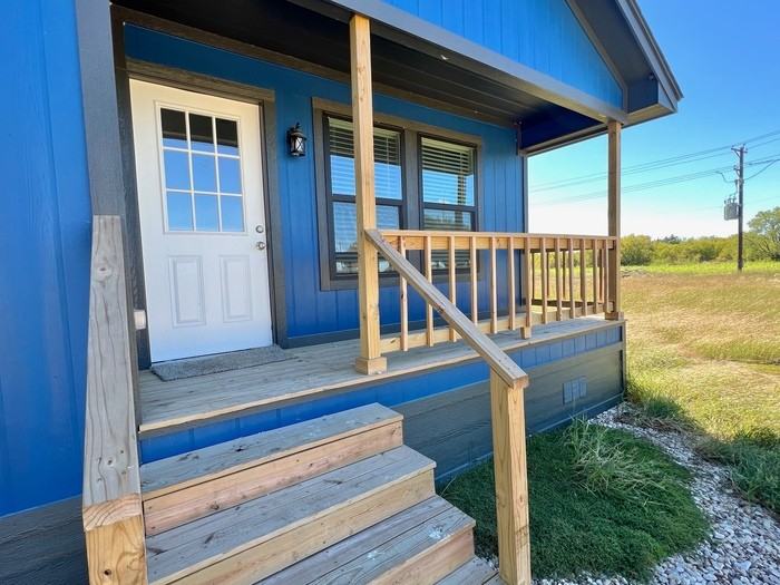 202 E Bowie Ave - Photo 2 of 16