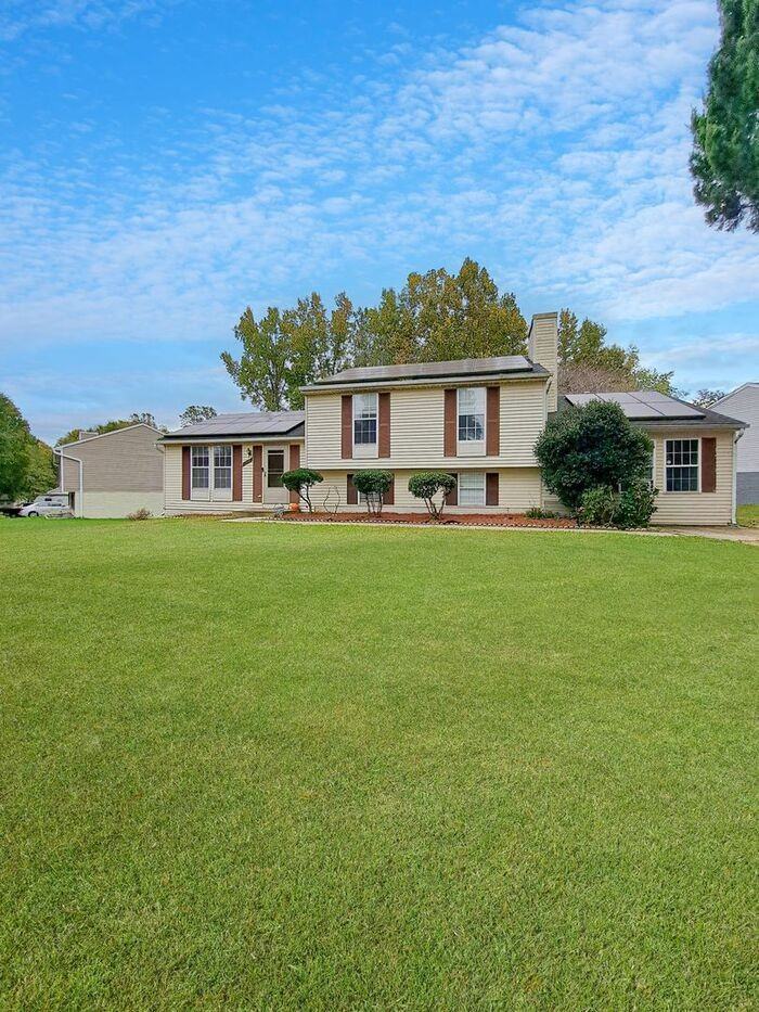 17209 Clairfield Ln - Photo 2 of 12