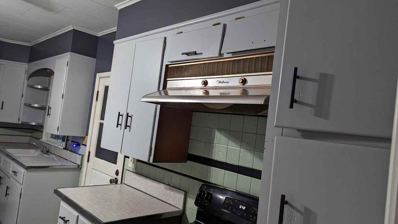 21 Wall St #1 - Photo 3 of 11