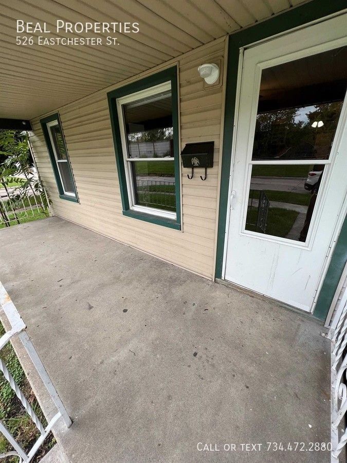 526 Eastchester St - Photo 2 of 20