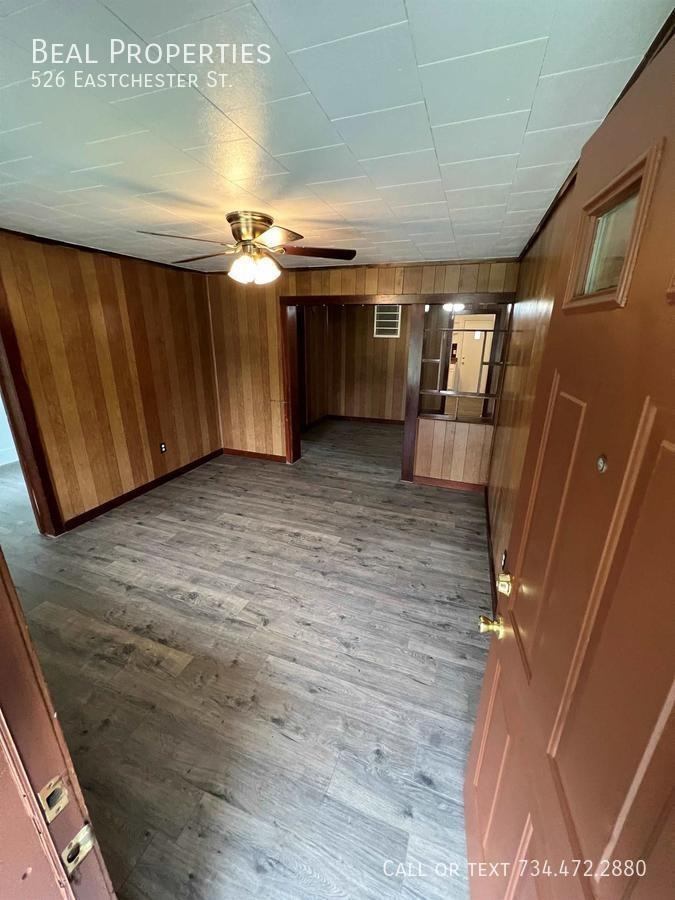 526 Eastchester St - Photo 3 of 20