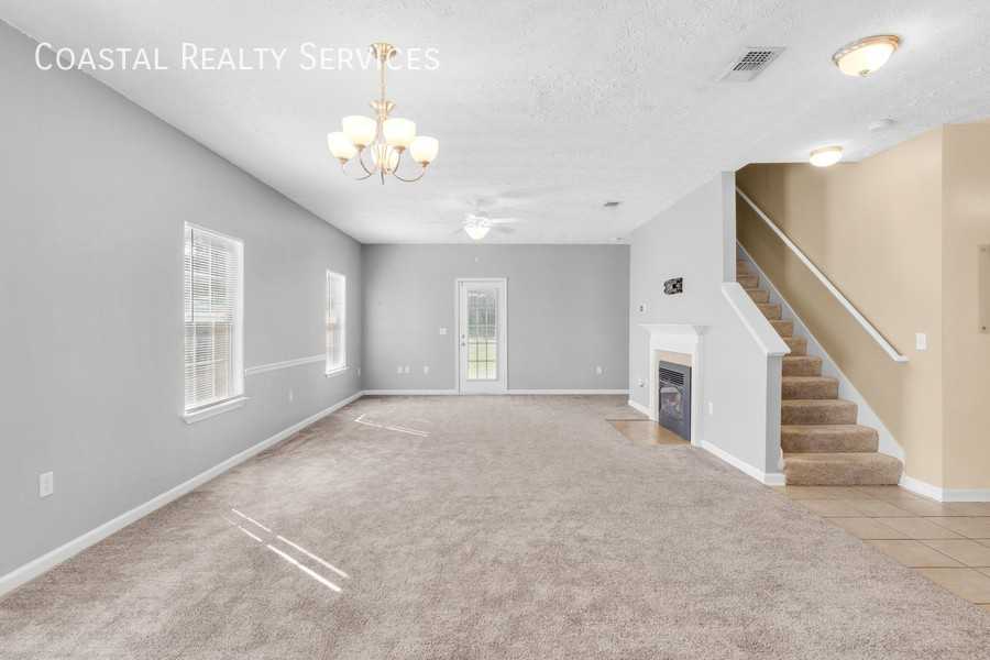 2496 Lakeview Dr S - Photo 3 of 22