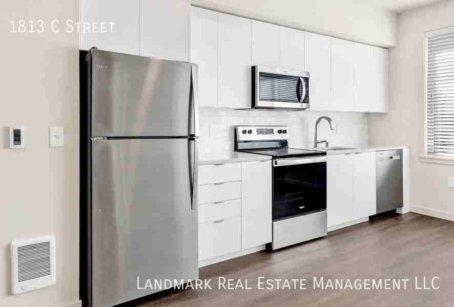 1813 C St - Photo 3 of 50