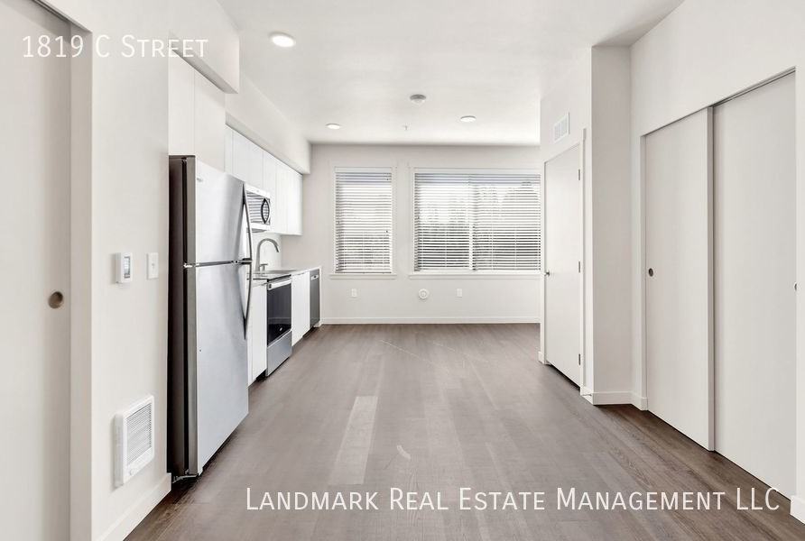 1819 C St - Photo 2 of 50