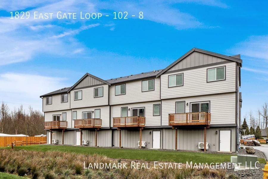 1829 Eastgate Loop #8 - Photo 3 of 23