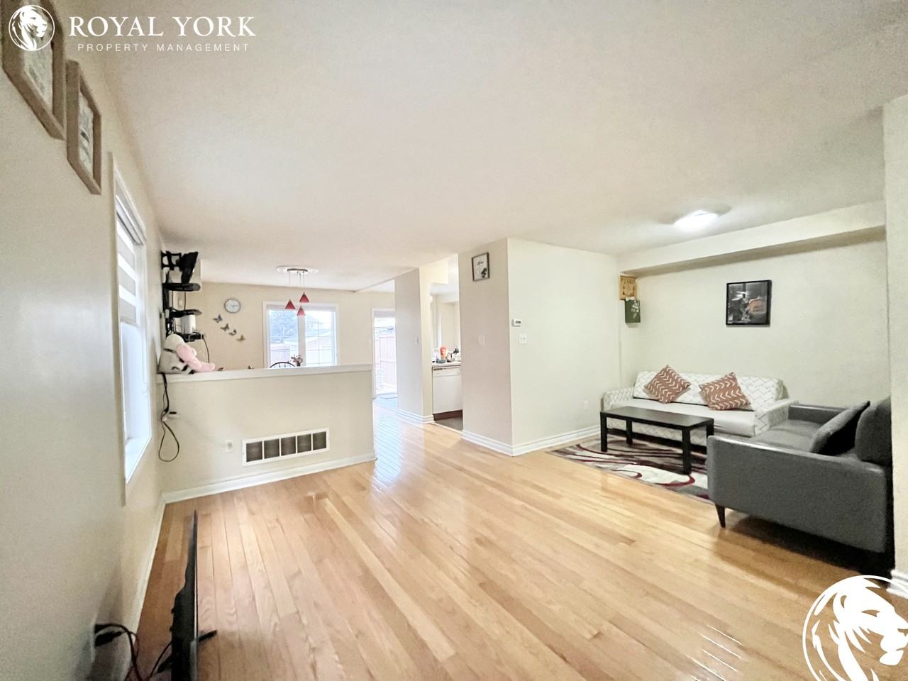 47 Todmorden Dr #1 - Photo 3 of 47