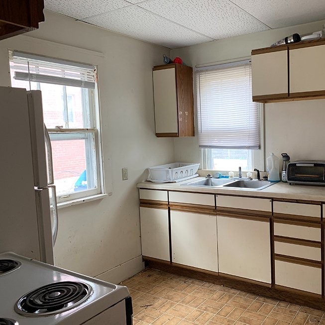 112 W Sanborn St - Photo 2 of 5