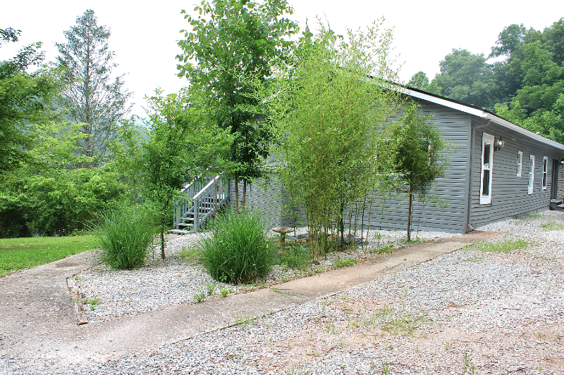 47 Lincoln Dr - Photo 2 of 15