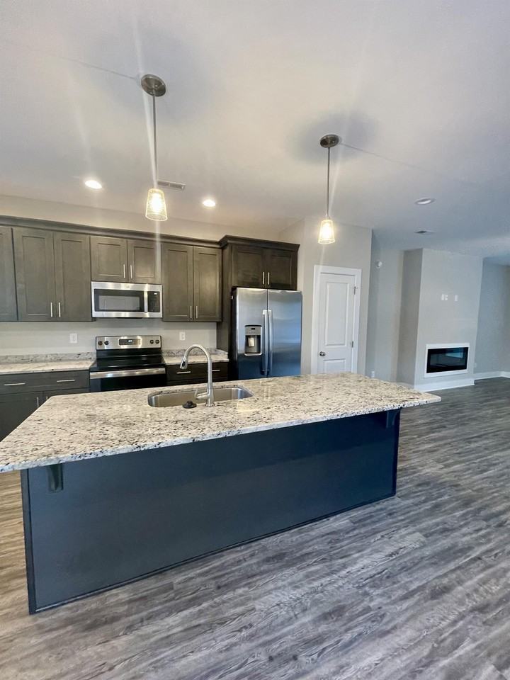63 English Commons Dr #1 - Photo 6 of 46