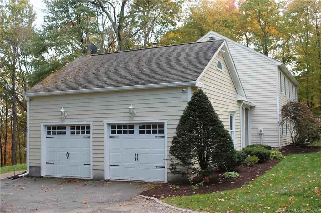 111 Strathmore Rd - Photo 2 of 3