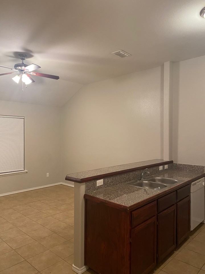 3413 S Arroyo Park Ln #2 - Photo 3 of 10