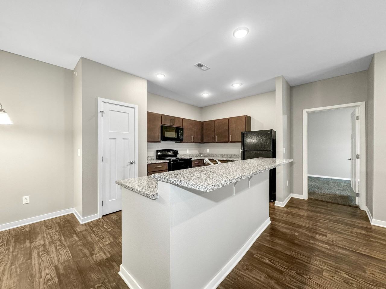 Barclay - Photo 3 of 28