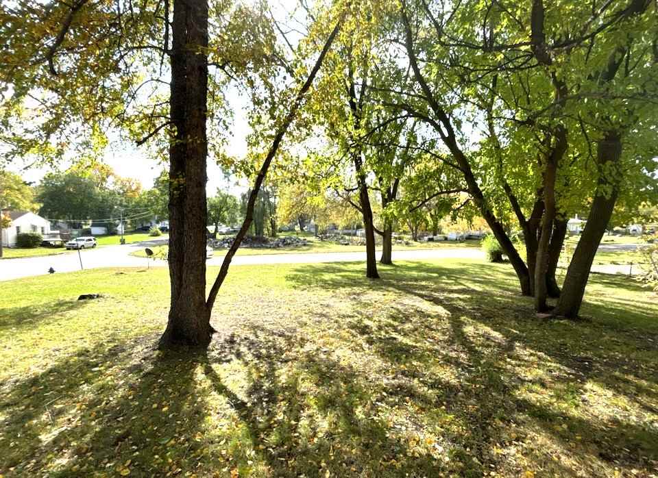 605 Peek Street - Photo 3 of 6